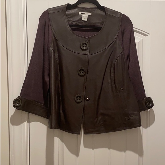 Black or brown jacket with 3/4 length sleeves. - Picture 7 of 10